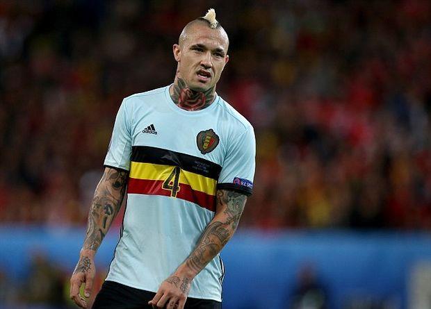 Ο νέος ομοσπονδιακός τεχνικός της εθνικής Βελγίου, Ρομπέρτο Μαρτίνεθ, απαγόρευσε το κάπνισμα, προκαλώντας μπελάδες στον... Ρατζά Ναϊνγκολάν.