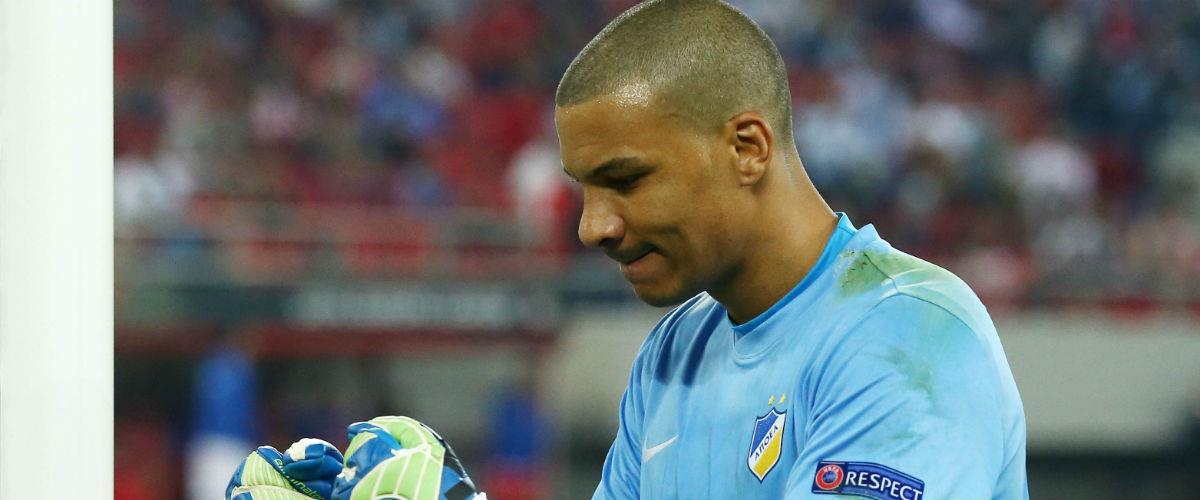 O Oλλανδός πορτιέρε έσωσε σε αρκετές περιπτώσεις τους γαλαζοκιτρίνους συμβάλοντας στην επίτευξη του διπλού στον Πειραιά