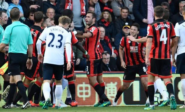 Όπως και την προηγούμενη αγωνιστική, έτσι και σήμερα η Τότεναμ πέταξε στα σκουπίδια τη μεγάλη ευκαιρία να περάσει (έστω και προσωρινά) στην κορυφή της βαθμολογίας, καθώς «κόλλησε» στο 0-0 με την Μπόρνμουθ.