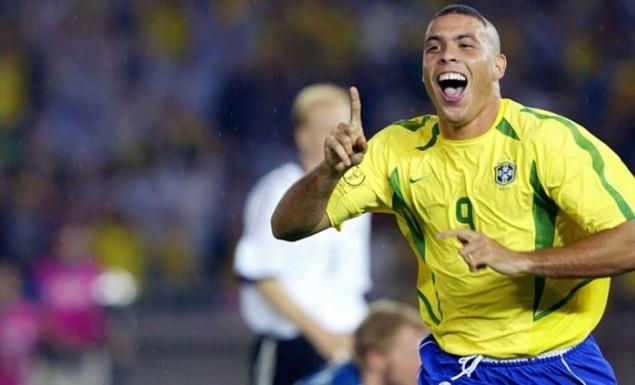 Ο Ζλάταν μίλησε για όλα. «Ρονάλντο ήταν μόνο ένας», «Έτσι έβαλα το ψαλιδάκι από τα 30 μέτρα», «Αυτό ήταν το καλύτερο παιχνίδι που είδα», είναι μόνο μερικά από όσα είπε ο Ζλάταν.