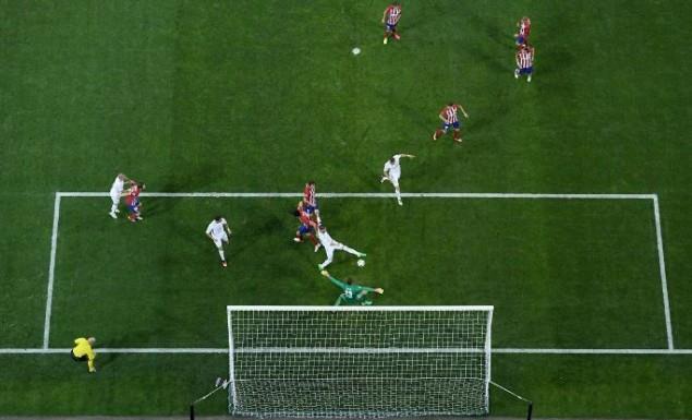 Μήνυση στην UEFA κατέθεσε οπαδός της Ατλέτικο Μαδρίτης, αξιώνοντας το ποσό των 1.660 ευρώ για το οφ σάιντ γκολ του Ράμος στον τελικό του Τσάμπιονς Λιγκ με τη Ρεάλ, επιδιώκοντας να αλλάξει το αποτέλεσμα!