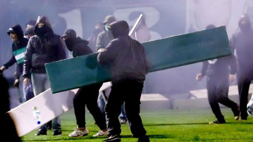 Με αφαίρεση τριών βαθμών, τέσσερις αγωνιστικές κεκλεισμένων των θυρών και πρόστιμο 190.000 τιμωρήθηκε ο Παναθηναϊκός για τα όσα έγιναν στο ντέρμπι με τον Ολυμπιακό.
