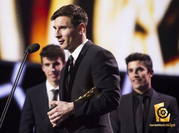 Η ισπανική ποδοσφαιρική λίγκα βράβευσε τους παίκτες που ξεχώρισαν την περασμένη σεζόν, με τον Λιονέλ Μέσι να ανακηρύσσεται καλύτερος επιθετικός αλλά και κορυφαίος άσος του πρωταθλήματος.