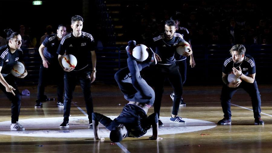 Σταρ της βραδιάς στην τελετή έναρξης ο Sean Garnier που διασκέδασε το κοινό – Συνεχίστηκε η αγωνιστική δράση