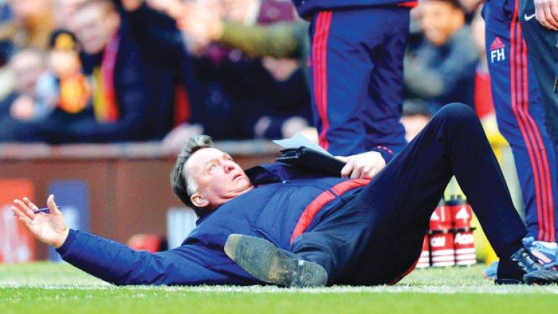 Γκολ είδαμε. Ντρίμπλες είδαμε. Αξέχαστες στιγμές βιώσαμε. Είχαμε όμως και στιγμιότυπα που θα μείνουν αλησμόνητα για τα... γέλια που μας προκάλεσαν αλλά και τις εντυπώσεις που κέρδισαν μέσα στο έτος, το οποίο πλέον αποτελεί παρελθόν.