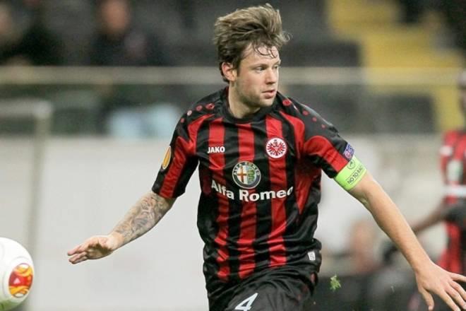 Ο αρχηγός της Αιντραχτ Φρανφούρτης Μάρκο Ρας επέστρεψε στις προπονήσεις της γερμανικής ομάδας, έχοντας βγει νικητής από τον αγώνα με τον καρκίνο όρχεων