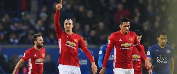 Μχιταριάν, Ιμπραχίμοβιτς και Μάτα σκόραραν μέσα σε 7 λεπτά και η Μάντσεστερ Γιουνάιτεντ νίκησε 3-0 την πρωταθλήτρια Αγγλίας στο Λέστερ, έτσι είναι σε απόσταση βολής από Λίβερπουλ & Άρσεναλ