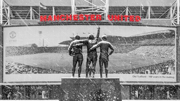 Θύμα της σφοδρής χιονόπτωσης που έπληξε το Μάντσεστερ ήταν το "Old Trafford". Η έδρα της Μάντσεστερ Γιουνάιτεντ "θάφτηκε" στο χιόνι, θυμίζοντας Χριστουγεννιάτικο τοπίο (PHOTOS).
