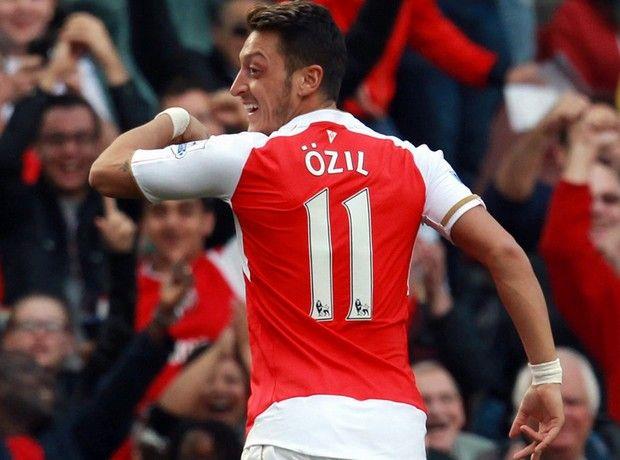 Ο Μεσούτ Εζίλ χαρακτήρισε... τρελούς τους οπαδούς του Ολυμπιακού αλλά εξέφρασε την πίστη του ότι η Άρσεναλ μπορεί να πάρει τη νίκη με δύο γκολ διαφορά στο "Καραϊσκάκης" για να περάσει στους "16" του Champions League.