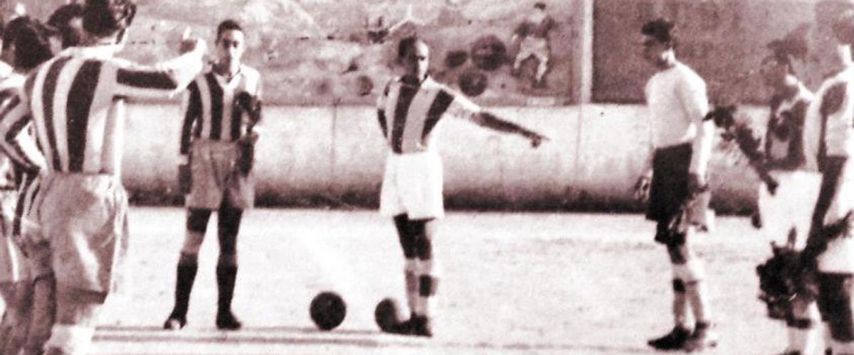 Το πρώτο ντέρμπι ΑΠΟΕΛ – Ομόνοια ξεκίνησε πριν από την προκαθορισμένη ώρα έναρξης (3:15 μ.μ.), λόγω συνωστισμού στις εξέδρες του παλιού ΓΣΠ