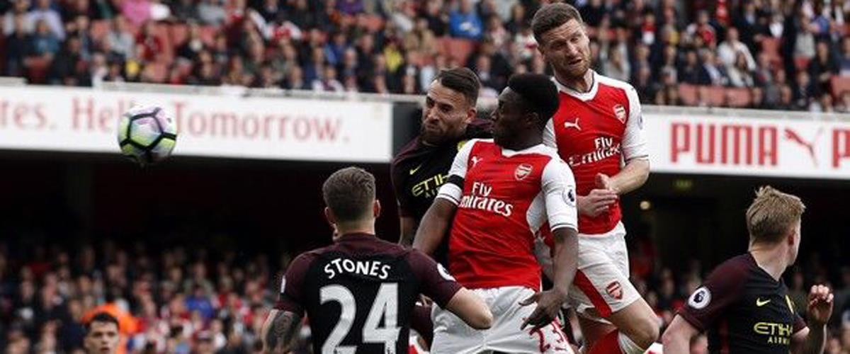 Η ματσάρα του “Emirates” ανάμεσα σε Άρσεναλ και Σίτι τα είχε όλα εκτός από... νικητή (2-2), με τους «Κανονιέρηδες» ν' αποτυγχάνουν να μπουν εκ νέου στην 5άδα και τους «Πολίτες» να μην εκμεταλλεύονται τη χθεσινή ήττα της Τσέλσι.
