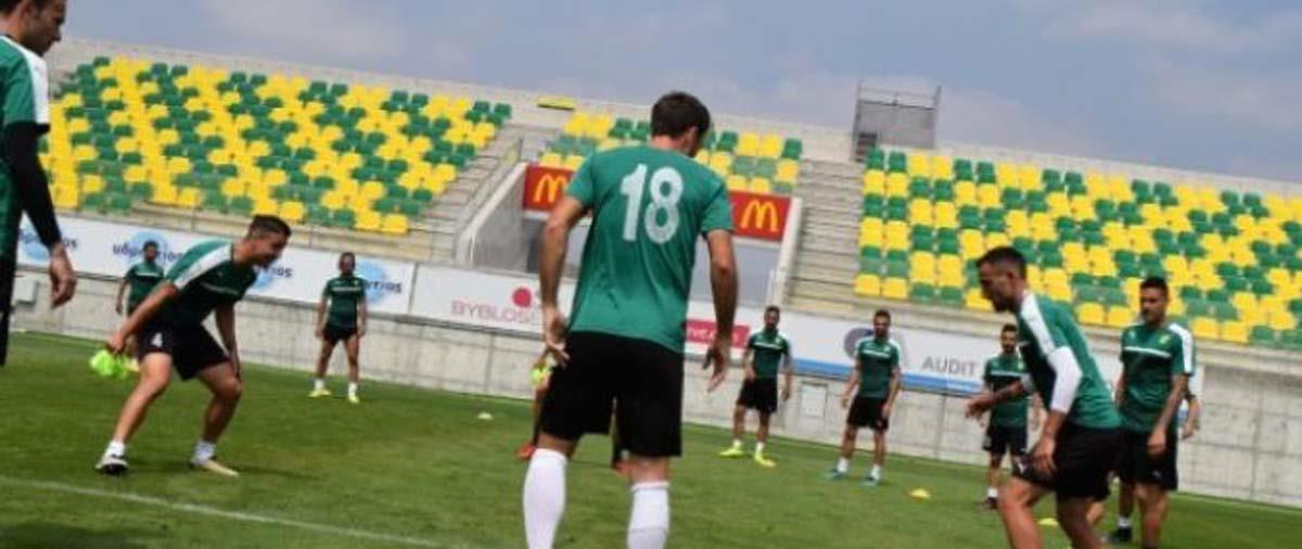 Από σχεδόν όλο το βάθος του ρόστερ μπορεί να επιλέξει ο Ιμανόλ Ιδιακέθ