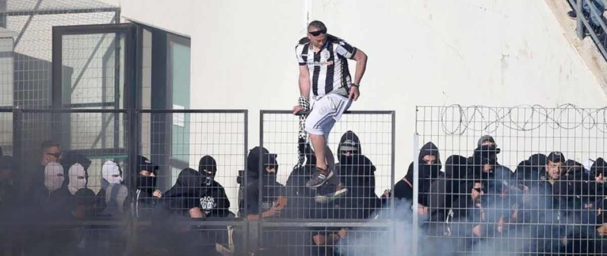 Σκηνές ντροπής πριν την έναρξη του μεγάλου τελικού του κυπέλλου Ελλάδας
