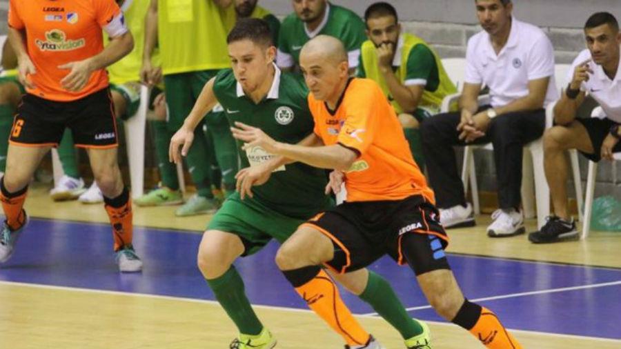 Στιγμιότυπο από το παιχνίδι του πρώτου γύρου μεταξύ του ΑΠΟΕΛ με την Ομόνοια.