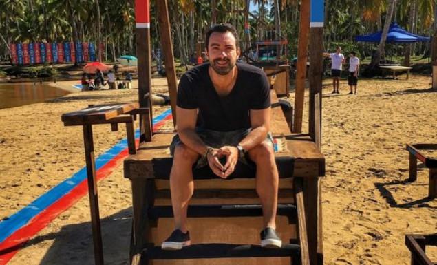 Δείτε σε βίντεο τον παρουσιαστή του Survivor έβαλε τους κατοίκους του Αγίου Δομίνικου να φωνάζουν συνθήματα του ΠΑΟΚ
