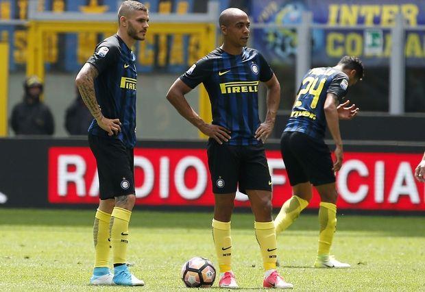 Η Σασουόλο νίκησε 2-1 την Ίντερ στο "Giuseppe Meazza", την υποχρέωσε σε 4η σερί ήττα, με τους "νερατζούρι" να μένουν για 8η σερί αγωνιστική χωρίς νίκη!