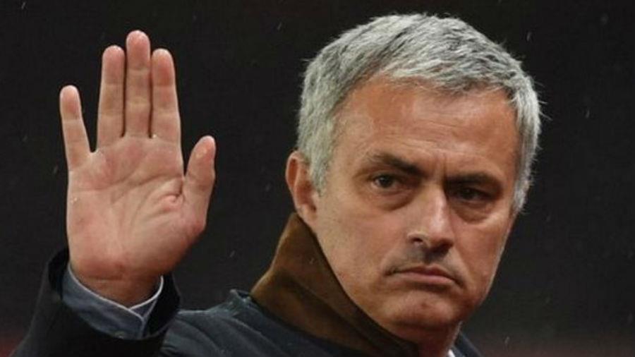 Η Ρόμα θέλει να κάνει το "κόλπο γκρόσο" στην άκρη του πάγκου της, με Άγγλο δημοσιογράφο να αποκαλύπτει πως ο πρόεδρος των Ρωμαίων έκανε πρόταση στον Ζοζέ Μουρίνιο.