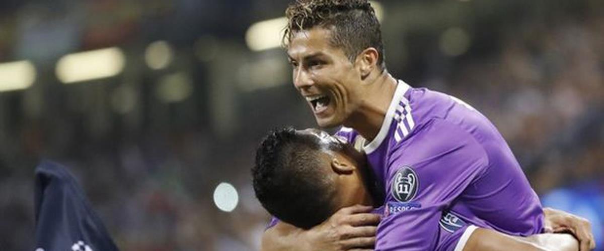 Ο Κριστιάνο Ρονάλντο είναι ο βασιλιάς της Ρεάλ όμως σύμφωνα με την "A Bola" ομάδα από Αγγλία, Γαλλία ή Κίνα τινάζει τη μπάνκα στον άερα για να τον κάνει δικό της. Διαβάστε το story!
