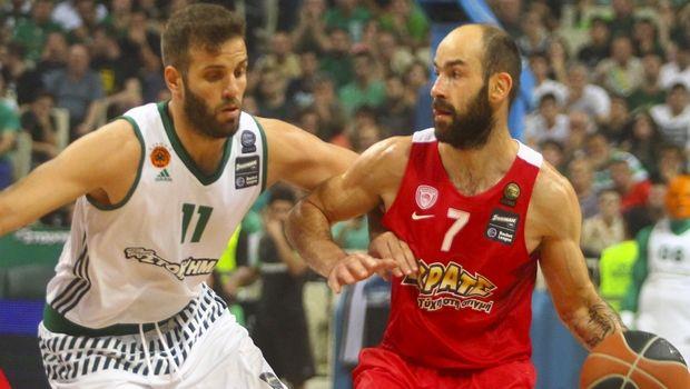 Βασίλης Σπανούλης και Νίκος Παππάς πρωταγωνίστησαν σε φραστικό επεισόδιο λίγο πριν από το τέλος του ημιχρόνου στον τελικό του ΟΑΚΑ