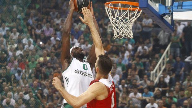 Με τον Νικ Καλάθη να ηγείται, ο Παναθηναϊκός Superfoods επικράτησε του Ολυμπιακού (71-58) στο ΟΑΚΑ και έστειλε τη σειρά των τελικών της Stoiximan.gr Basket League σε πέμπτο παιχνίδι.