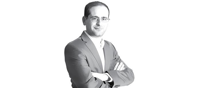 ΣΙΜΟΣ ΠΑΦΙΤΗΣ ΕΞΩ