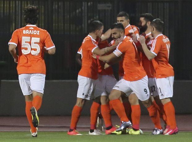 Κάκιστος ο ΠΑΟΚ... γνώρισε την πρώτη ήττα στην ιστορία του από την Καλλονή (2-1) γλίτωσε, όμως, με γκολ του Μακ στο 89' τα χειρότερα και κρατά στα χέρια του την πρόκριση.