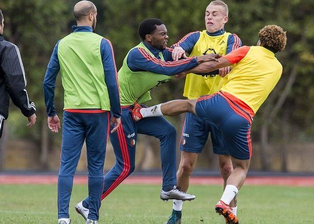 Η Φέγενοορντ είναι στην Πορτογαλία για μίνι προετοιμασία εν όψει του δεύτερου γύρου, προετοιμασία που θα έχει για highlight τον καυγά των Νέλομ και Φιλένα (photos)