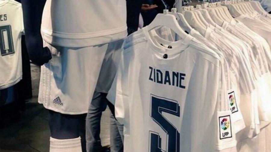 Η Ρεάλ Μαδρίτης ζει στο ρυθμό του νέου της τεχνικού, Ζινεντίν Ζιντάν. Μάλιστα, στην επίσημη μπουτίκ πωλούνται τωρινές εμφανίσεις των "μερένγκες" με το όνομα του "Ζιζού" και τον αριθμό "5" στην πλάτη.
