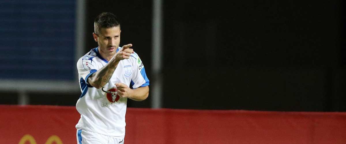 Την απόκτηση του Νίκολας Μαρτίνες από τον Ολυμπιακό φέρεται να εξετάζει η Φιλαδέλφεια Γιούνιον, με τον τεχνικό της ομάδας να επιβεβαιώνει το ενδιαφέρον τους για τον Αργεντινό