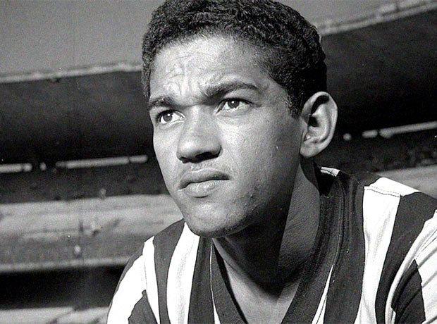 Μανέ Γκαρίντσα, 33 χρόνια μετά τον θάνατό του. Η πιο δαιμονισμένη ντρίμπλα της ιστορίας, τα Μουντιάλ, η παροιμιώδης αφέλεια και ο εθισμός στο αλκοόλ (pics & videos)