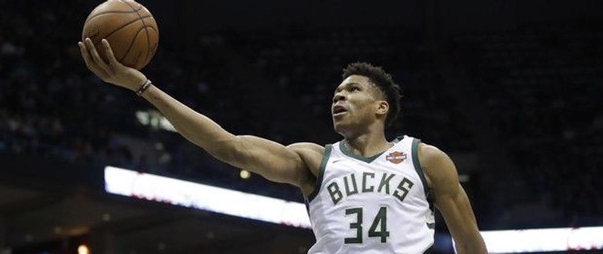 Ο Γιάννης Αντετοκούνμπο δεν ξεχνά πόσους σκοπέλους είχε η καθημερινότητά του μόλις πριν από λίγα χρόνια