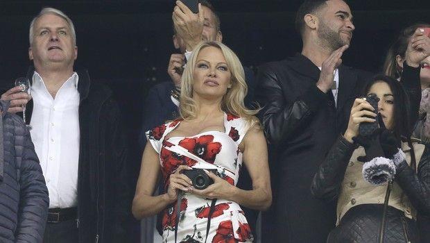 Συνέντευξη σε γνωστή εκπομπή της βρετανικής τηλεόρασης έδωσε η Πάμελα Άντερσον, προχωρώντας μεταξύ άλλων σε... πικάντικες αποκαλύψεις για την ερωτική ζωή της με τον Αντίλ Ραμί