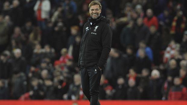 Οι συνεχής επιτυχίες της Λίβερπουλ, έχουν δημιουργήσει ένα ουτοπικό κλίμα στις τάξεις του συλλόγου γεγονός που γίνεται εύκολα αντιληπτό τόσο από τα χαμόγελα που σχηματίζονται στα πρόσωπα των παικτών, όσο και από τα... αστειάκια του Γιούργκεν Κλοπ στην προπόνηση