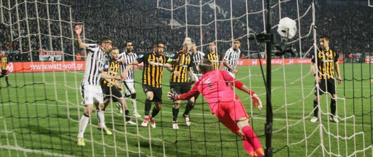 Αξιωματούχοι της UEFA εκτίμησαν πως σωστά δεν μέτρησε, καθώς ο Μαουρίτσιο επηρεάζει τη φάση