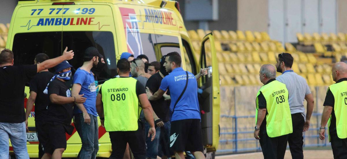 Οπαδοί της Ανόρθωσης εισέβαλαν στον αγωνιστικό χώρο και επιτέθηκαν σε ποδοσφαιριστές του Απόλλωνα. 
