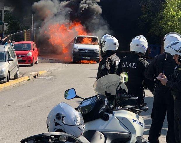 Φίλοι του ΠΑΟΚ που πήγαιναν με βαν στο ΟΑΚΑ, δέχτηκαν δολοφονική επίθεση από οπαδούς της Ένωσης στο Μαρούσι