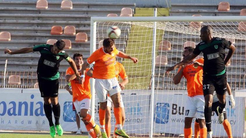 Ίδιο το σκηνικό στην κορυφή της βαθμολογίας