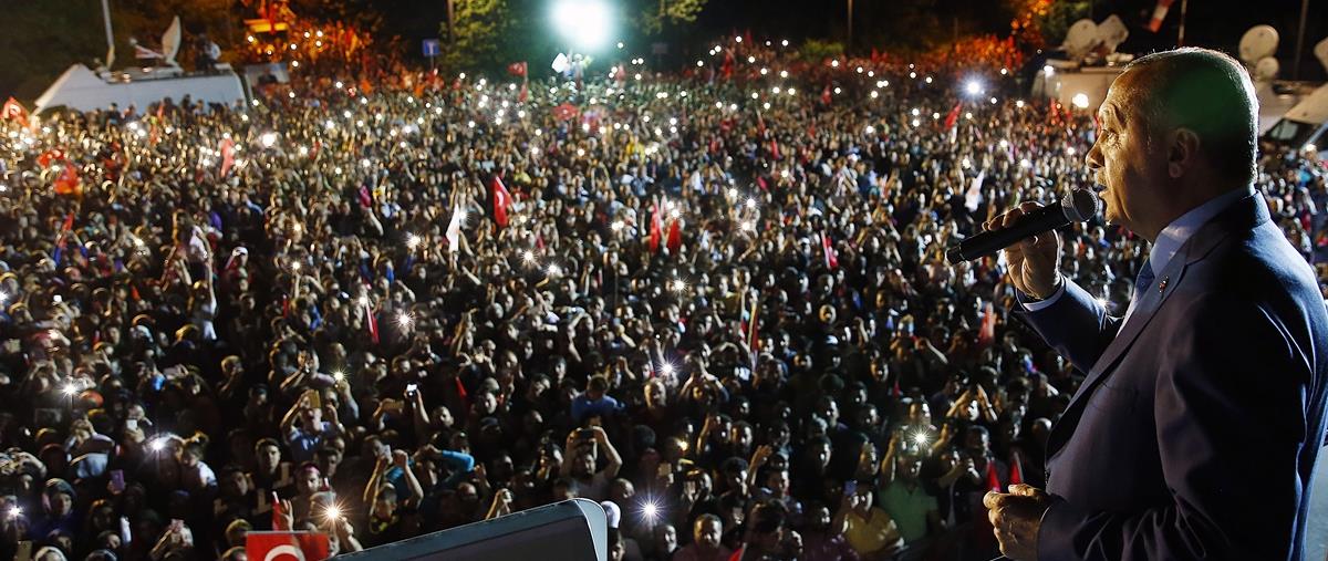 Turkish people vote in snap elections