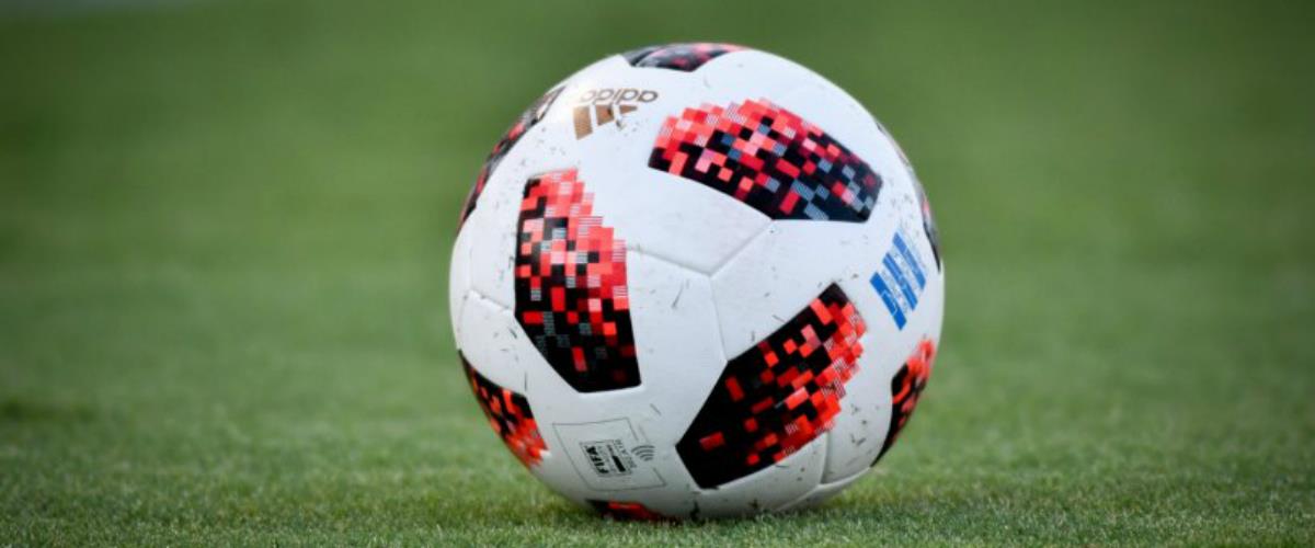 Πραγματοποιήθηκε η κλήρωση του πρωταθλήματος. Πότε είναι τα μεγάλα ματς, με τρία σερί εντός ξεκινάει ο Ολυμπιακός και οι αγωνιστικές που θα έχει συνεχόμενα ντέρμπι.