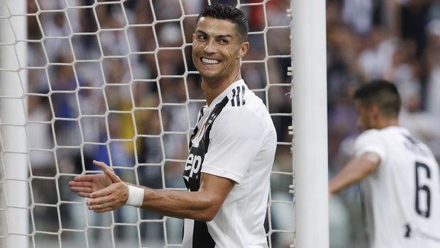 Ο Κριστιάνο Ρονάλντο Τζούνιορ έγινε πρώτο θέμα στην Ιταλία την Κυριακή (2/9) επειδή πέτυχε τέσσερα γκολ σε αγώνα με τους μικρούς της Γιουβέντους!