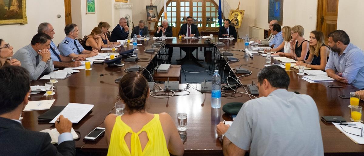 ΥΠΟΥΡΓΟΣ ΕΣΩΤΕΡΙΚΩΝ - ΣΥΣΚΕΨΗ ΓΙΑ ΤΗΝ ΑΥΞΗΜΕΝΗ ΡΟΗ ΜΕΤΑΝΑΣΤΩΝ