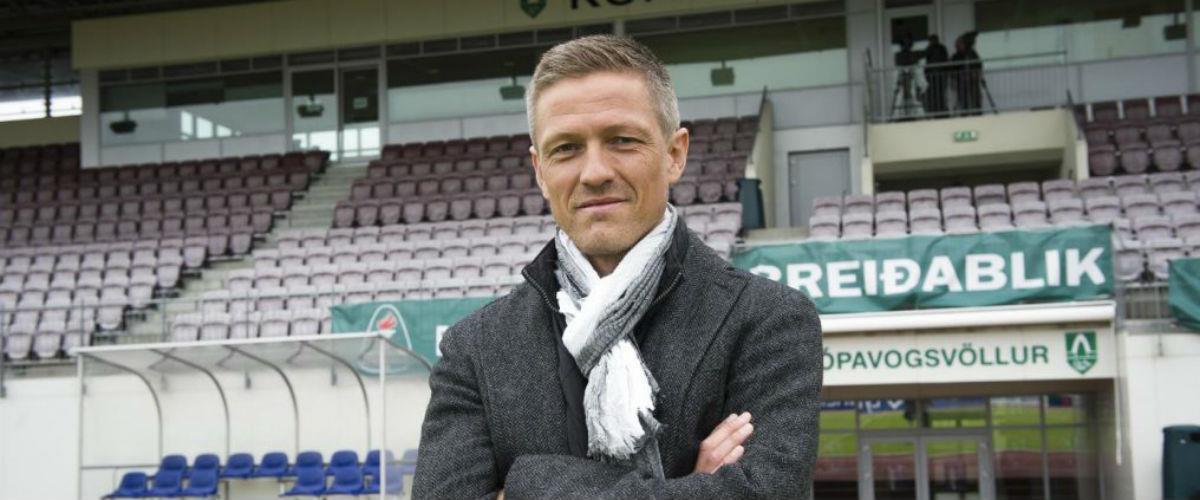 Ο Ισλανδός βρίσκεται στο «Αντώνης Παπαδόπουλος» για να παρακολουθήσει τον αγώνα του Σούπερ Καπ απέναντι στην ΑΕΚ