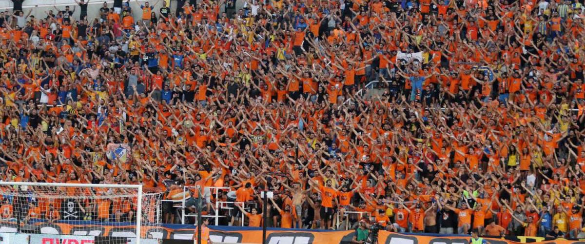 Οι οργανωμένοι οπαδοί του ΑΠΟΕΛ αναφέρονται στο νέο τεχνικό διευθυντή, ενώ κάνουν άνοιγμα σε όποιον ενδιαφέρεται να αναλάβει τα διοικητικά ηνία