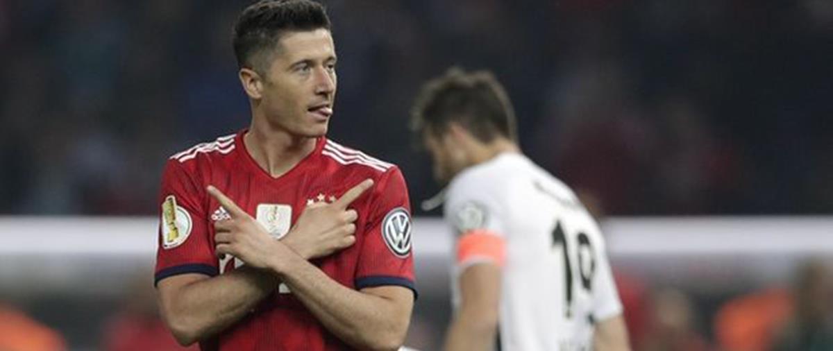 Ο Πολωνός επιθετικός αναφέρθηκε στην παραμονή του στην Μπάγερν Μονάχου