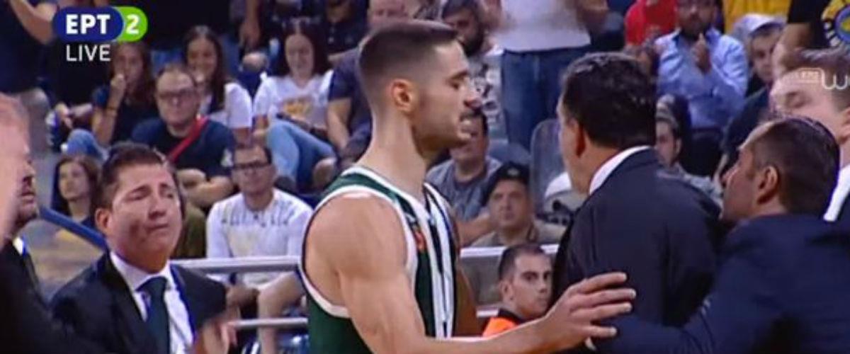 Οι Βαγγέλης Αγγέλου και Τσάβι Πασκουάλ είχαν έντονη αψιμαχία μεταξύ τους και αποβλήθηκαν από τους διαιτητές του αγώνα ανάμεσα στον Άρη και τον Παναθηναϊκό ΟΠΑΠ στο «Nick Galis Hall»