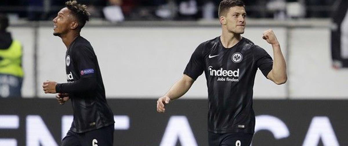 Η Άιντραχτ διέσυρε με 7-1 την Ντίσελντορφ με πέντε γκολ του 20χρονου Σέρβου επιθετικού