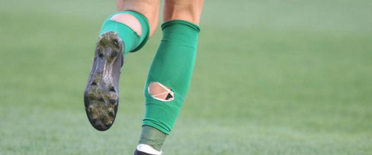 Οι Χρήστος Δώνης και Φάνης Μαυρομάτης αγωνίστηκαν με σκισμένες κάλτσες στο πίσω μέρος τους στη νίκη του Παναθηναϊκού επί του Πανιωνίου και αυτό ίσως να μην ήταν τυχαίο!