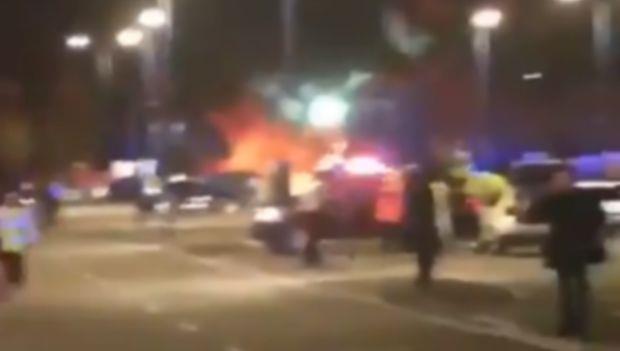 Η εταιρεία του Vichai Srivaddhanaprabha επιβεβαίωσε πως ο Ταϊλανδός δισεκατομμυριούχος βρισκόταν στο ελικόπτερο που θα κατευθυνόταν προς το Λονδίνο, αλλά συνετρίβη στο πάρκινγκ του γηπέδου της Λέστερ