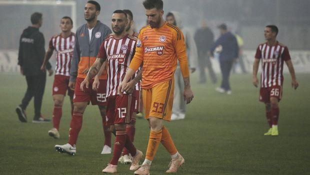 Απογοήτευση κυριαρχούσε στις τάξεις των οπαδών του Ολυμπιακού για την ισοπαλία με τον Παναθηναϊκό, με αποτέλεσμα στο τέλος του αγώνα οι οργανωμένοι να μην δεχτούν τους παίκτες που πήγαν στο πέταλο για να τους χειροκροτήσουν