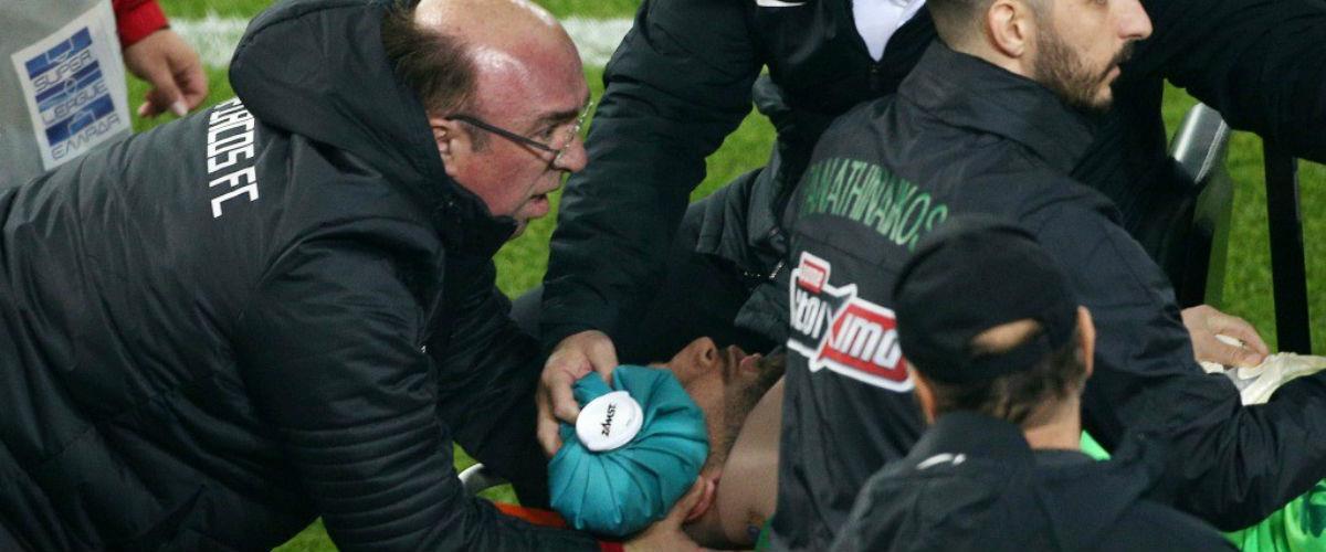 Πήγε να καθίσει στον πάγκο ενός ακόμη ντέρμπι και βρέθηκε να δίνει μάχη για να σώσει ανθρώπινες ζωές. Όπως έχει κάνει τόσες και τόσες φορές στο παρελθόν ο γιατρός του Ολυμπιακού, Χρήστος Θέος...